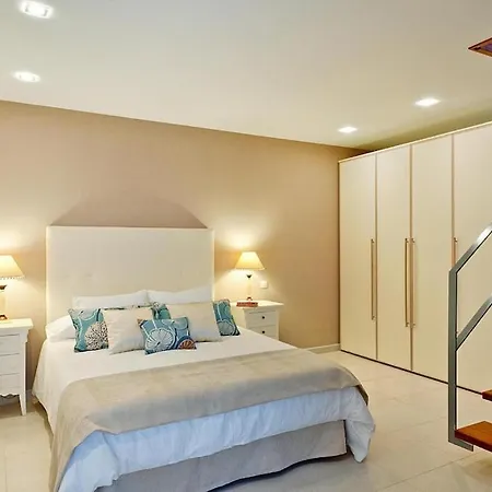Villa With Pool And Extravagant Architecture Ingenio